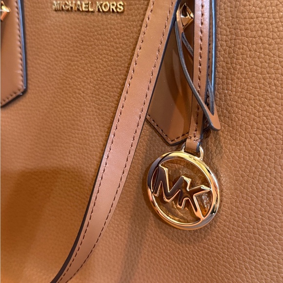 Michael Kors Tan Leather 3-Piece Tote Set - Picture 12 of 15